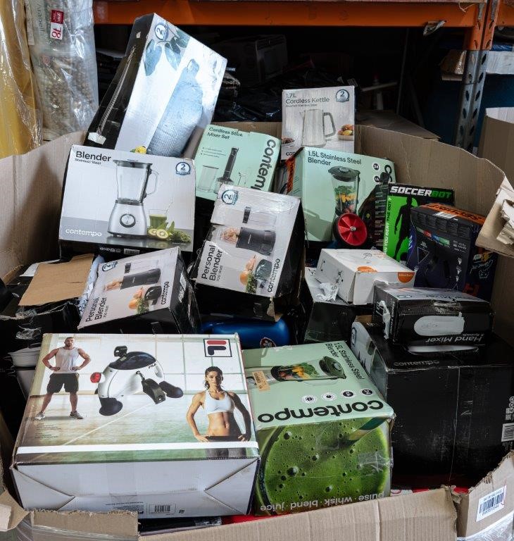 38 x Assorted Kitchen and Home Appliances, comprising: