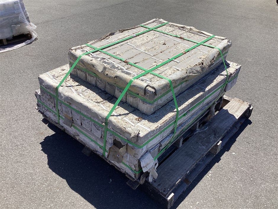 <p>Glazed Porcelain Tiles Part Pallet</p>