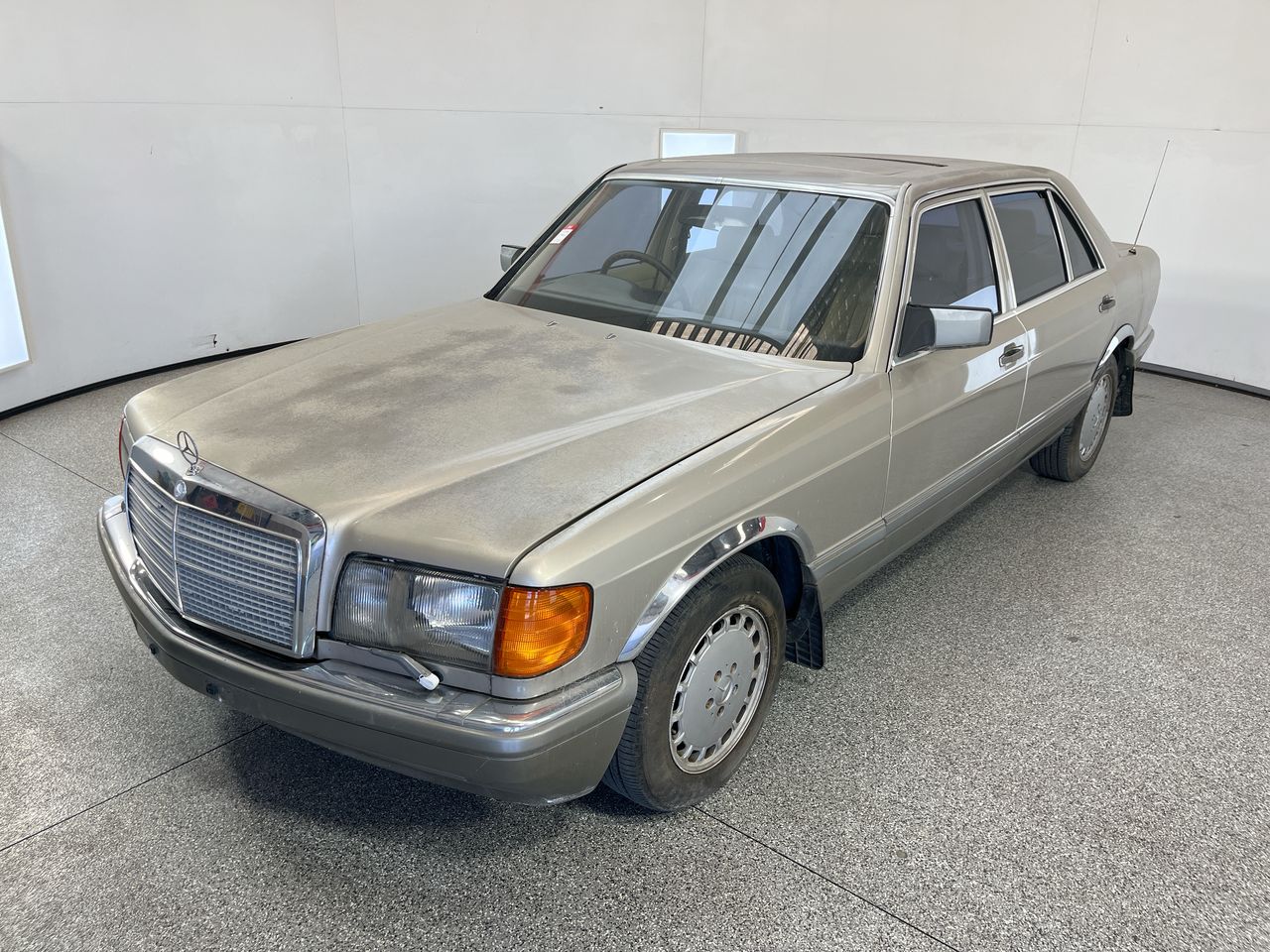 1989 Mercedes Benz 420 SEL Automatic Sedan