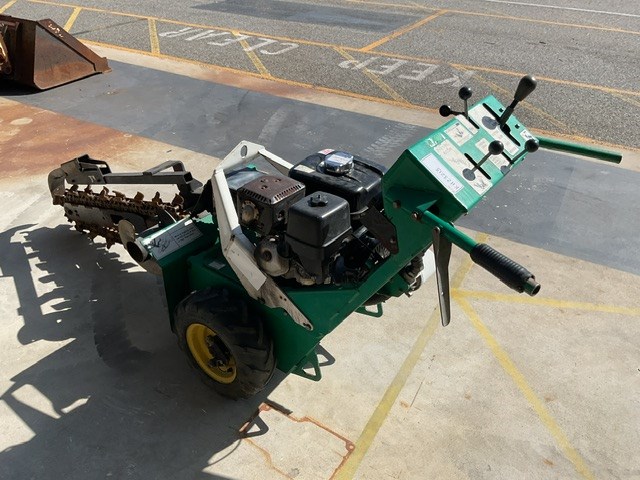 <p>90mm x 600mm Self Propelled Trencher</p>