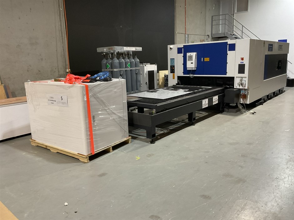 <p>Zhejiang Jiayan laser Science & Technology Laser Cutter</p>