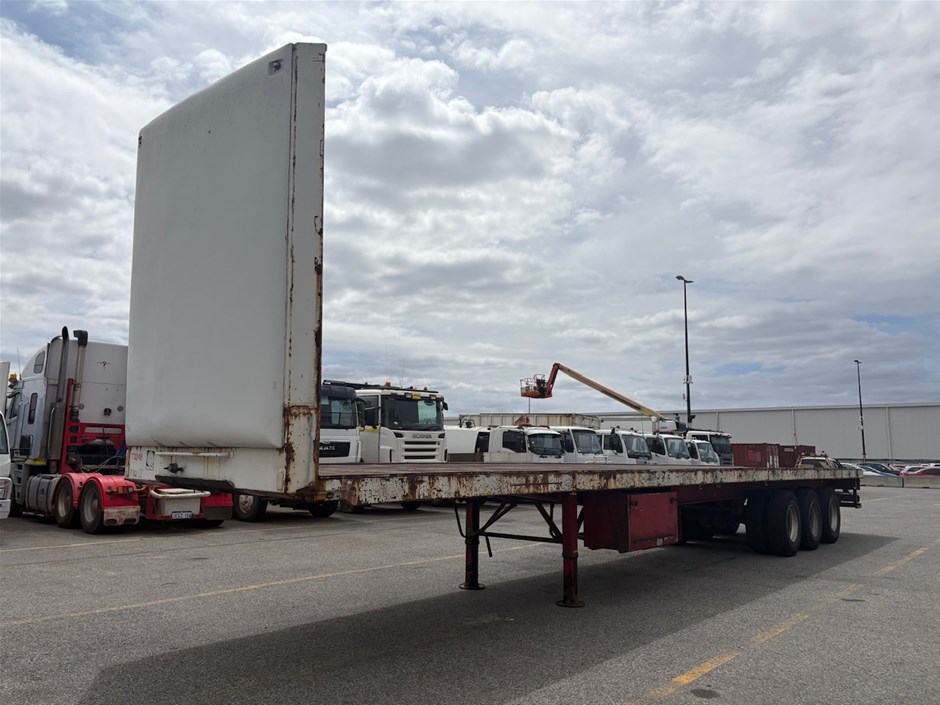 <p>1997 Freighter ST2-0D Triaxle Flat Top Trailer</p>