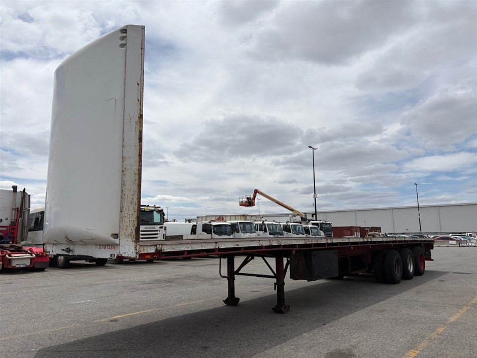 <p>1999 Freighter ST2-0D Triaxle Flat Top Trailer</p>