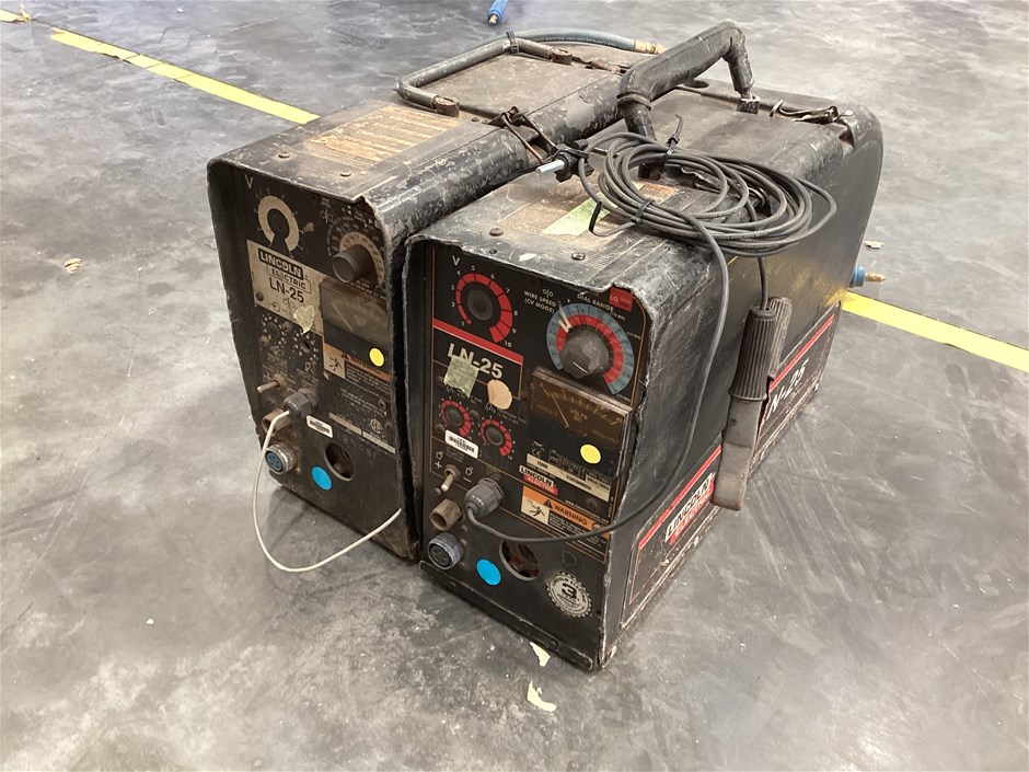 <p>Lincoln Electric LN-25 Wire Feeders x2</p>