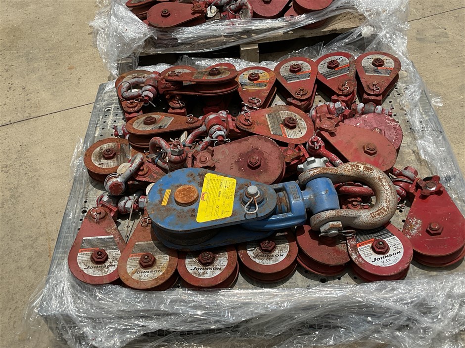 Single Snatch Block/Sheave Block Pulleys With Shackles x 1 Pallet