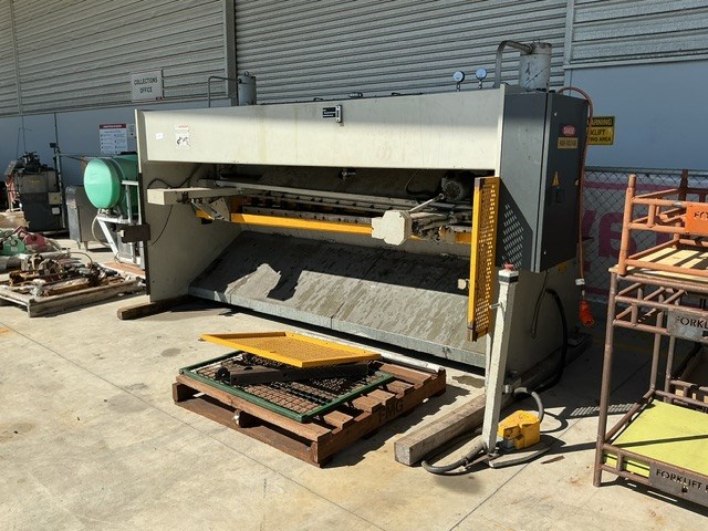 Industrial Guillotine - 3 Phase Powered - 6mm Capacity