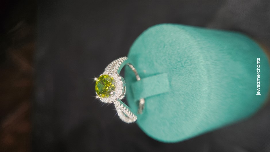 1.0ct GRA Moissanite Green Brilliant Cut Ring (s925/Italy)