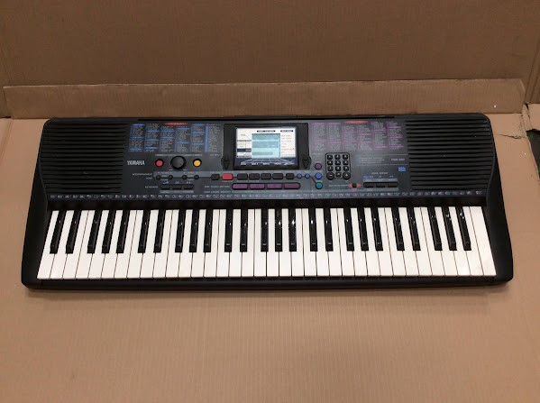 Yamaha PSR-220 Portable Electronic Keyboard