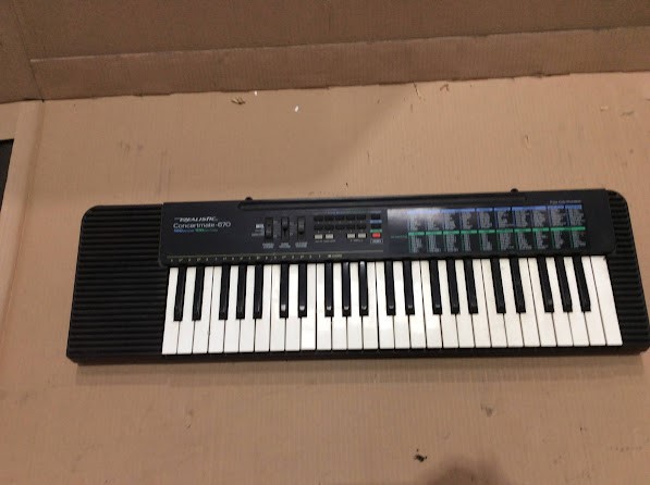Realistic Concertmate-670 Portable Keyboard