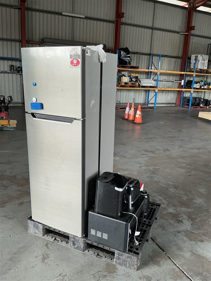 <p>Mixed Kitchen Appliances </p>