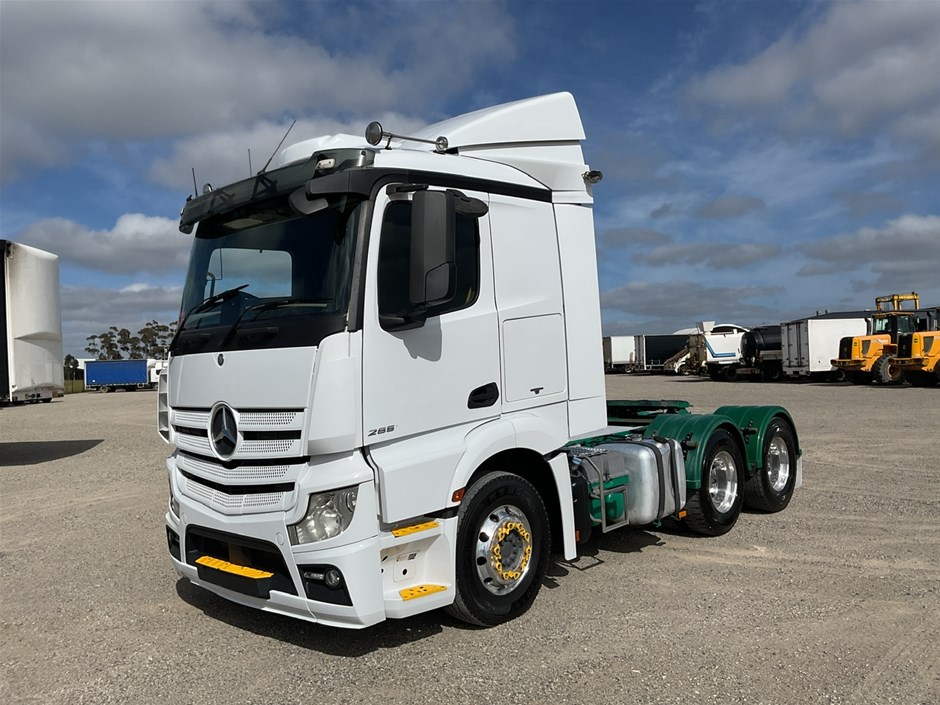 <p>2017 Mercedes Benz  Actros 2651 6 x 4 Prime Mover Truck</p>