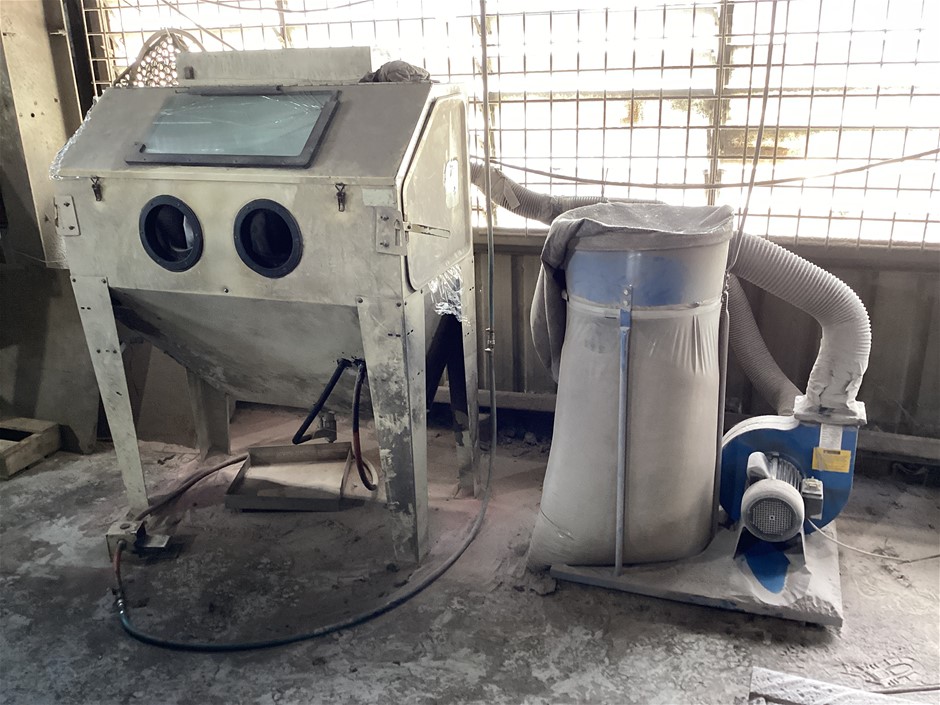 Sandblasting Cabinet And Dust Collector