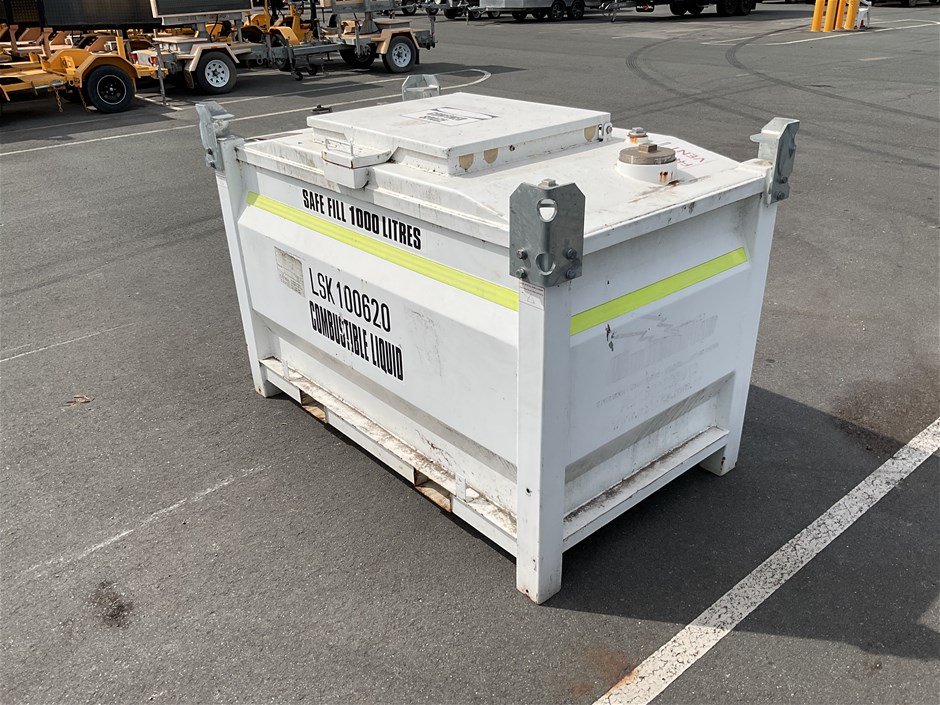 <p>Portable 1000L Fuel Tank</p>