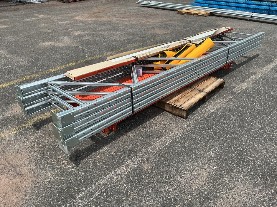 <p>Pallet Racking</p>