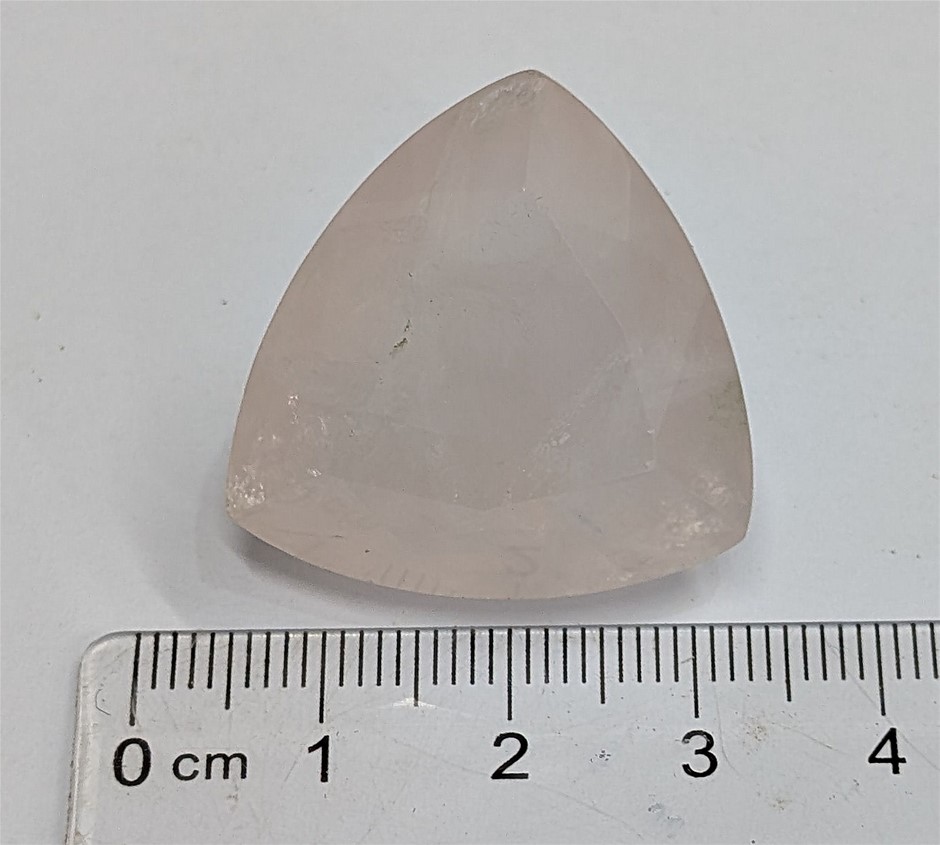 Large 76 carat ROSE QUARTZ Gemstone