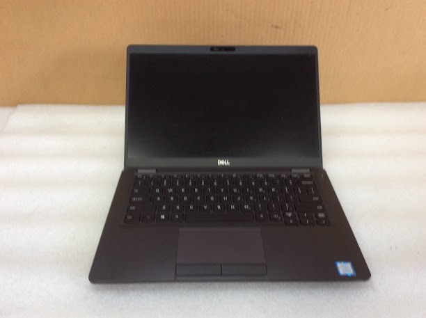 DELL Latitude 5300 Laptop i7-8665U 8GBRAM/128GB Black