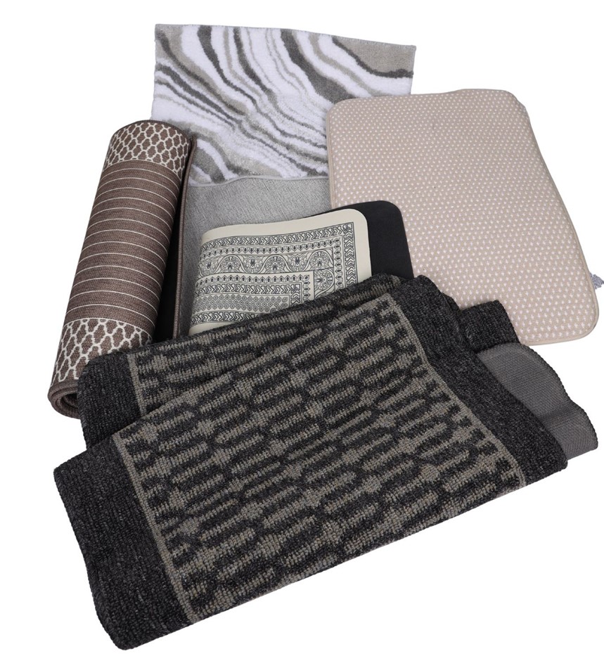 7 x Assorted Multipurpose Home Floor Mats & Rugs. N.B: 1 x mats is damaged.