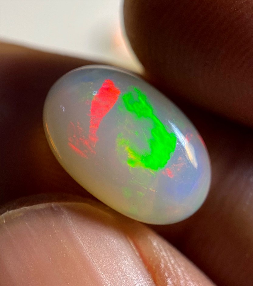 2.90 Carats Spectacular Fiery Opal