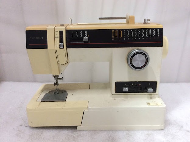 Singer 6233 Sewing Machine