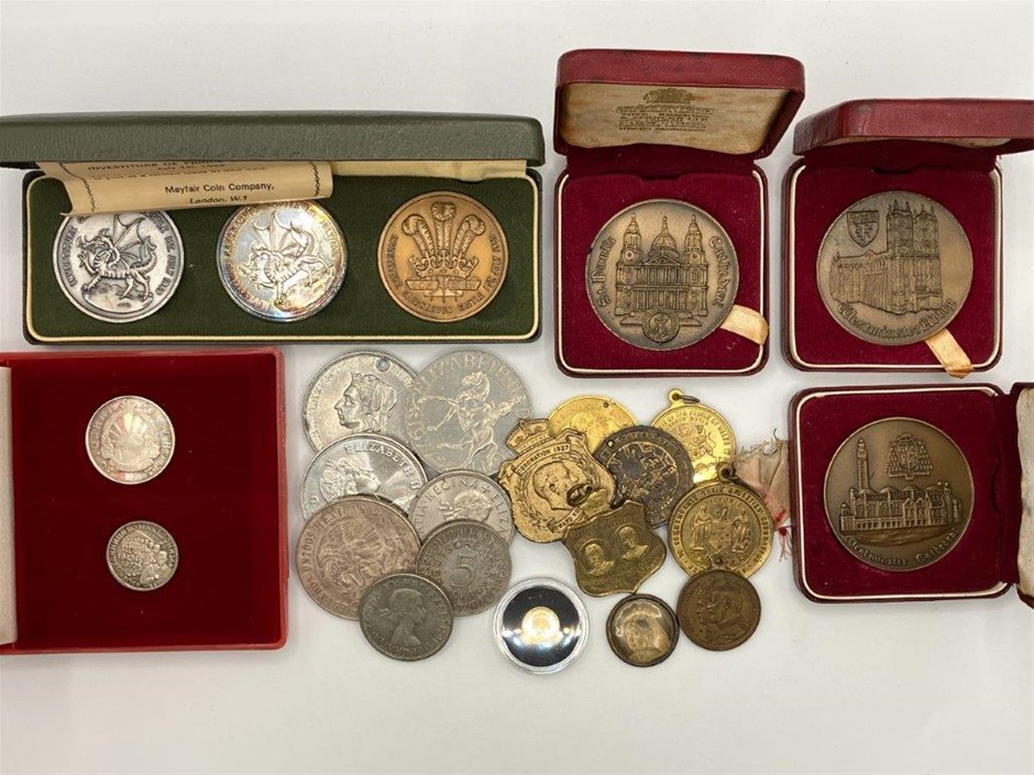Approx. 23 x Asstd World Commemorative Medals and Coins incl. AU