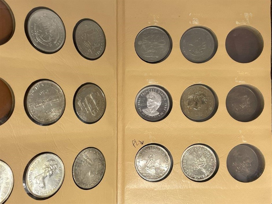 Approx 38 x Asstd World Crowns Coins, Somalia, Italy, Mauritius etc