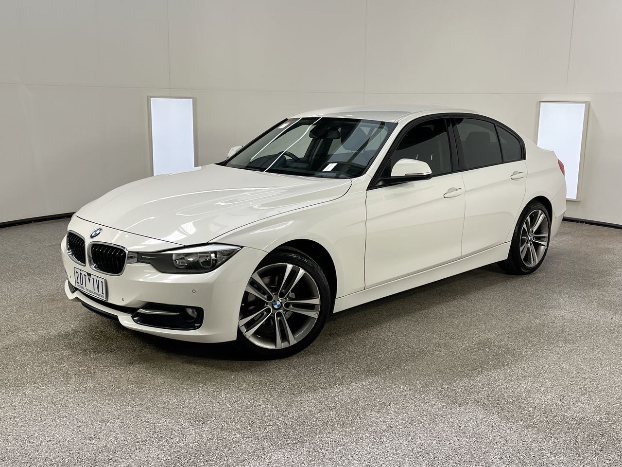 2014 BMW 3 Series 320i F30 Automatic - 8 Speed Sedan