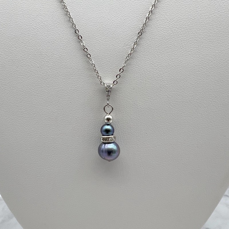 Pearl Pendant Necklace