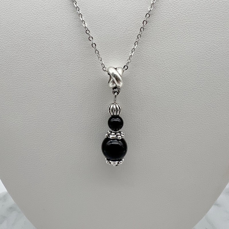 Black Agate Antique Style Silver & Platinum Plated Pendant Necklace