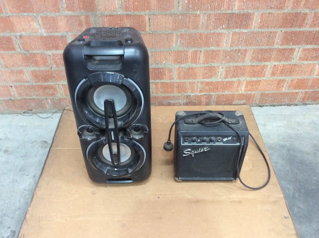 Fender Squier SP-10 Portable Electric Guitar Amplifier& Medion MD 43438