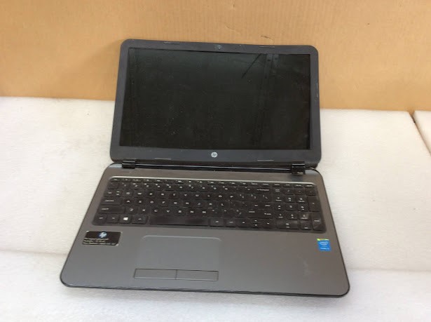 HP 15-R017TU Laptop I3-4030U 4GBRAM/750GB