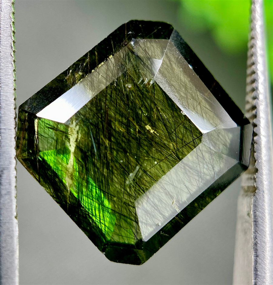 5.48 Carats Natural Rare loudgite Peridot Auction (0005-2577495 ...