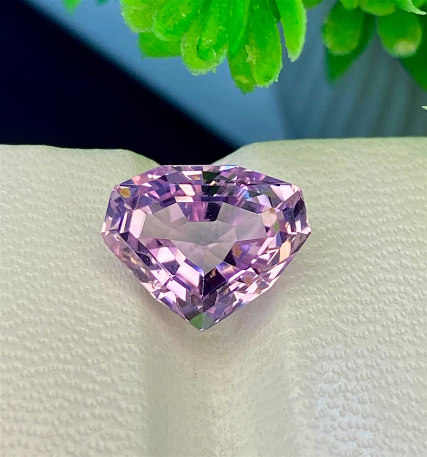 5.28 CT Splendid Natural Purplish-Pink Kunzite