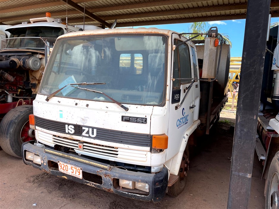 1992 Isuzu FSR 500 Medium 4 x 2 Service Truck