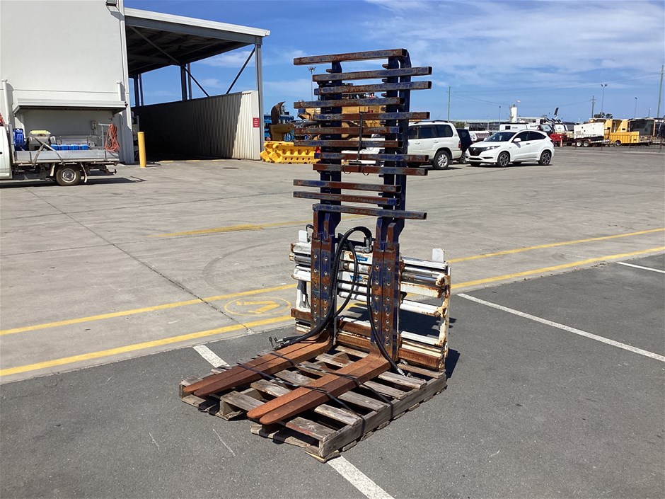 Cascade Forklift Double Pallet Handler Attachment