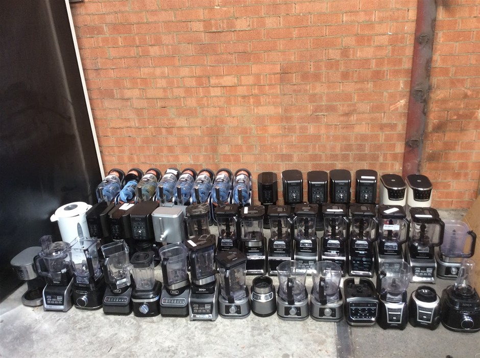 Mixed Brand Kitchen Appliances (Including Blenders and Coffee Makers)