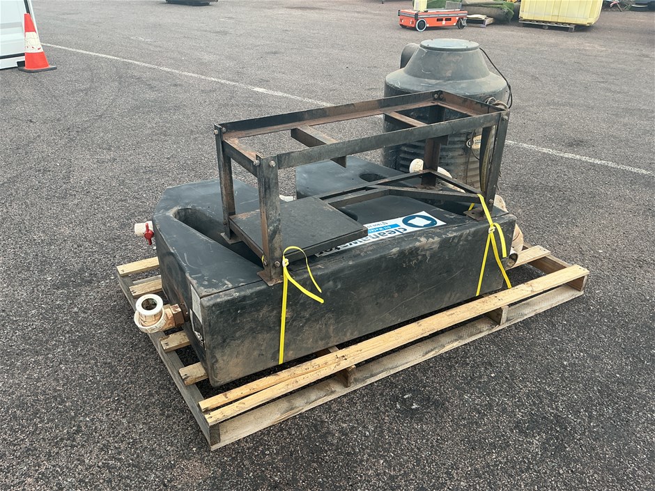 <p>2016 Cleanawater Oil & Water Separator with 200L Pump Station</p>