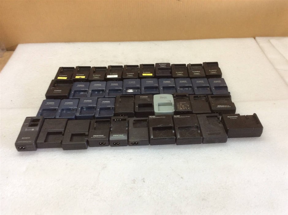 Panasonic / Canon / Kodak / PENTAX Camera Battery Chargers (Lot of 40)