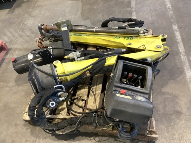 <p>Auslift AL130 Crane</p>