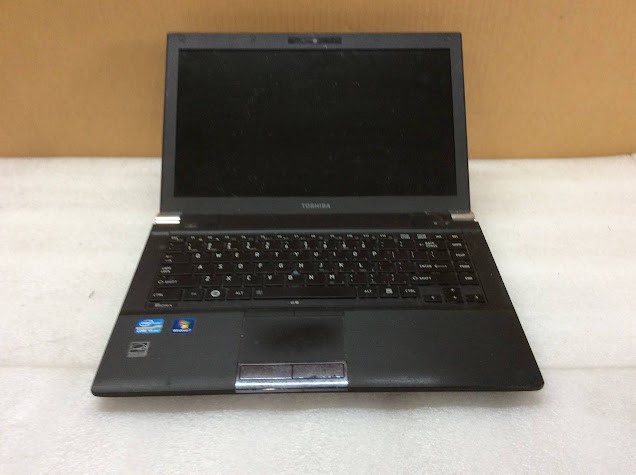 TOSHIBA R84SAU2 Laptop I5-2520M 4GBRAM/320GB Black