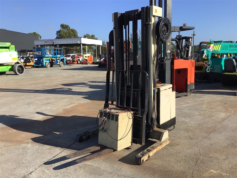 <p>Crown 40WRTT210 Walkie Reach Truck</p>