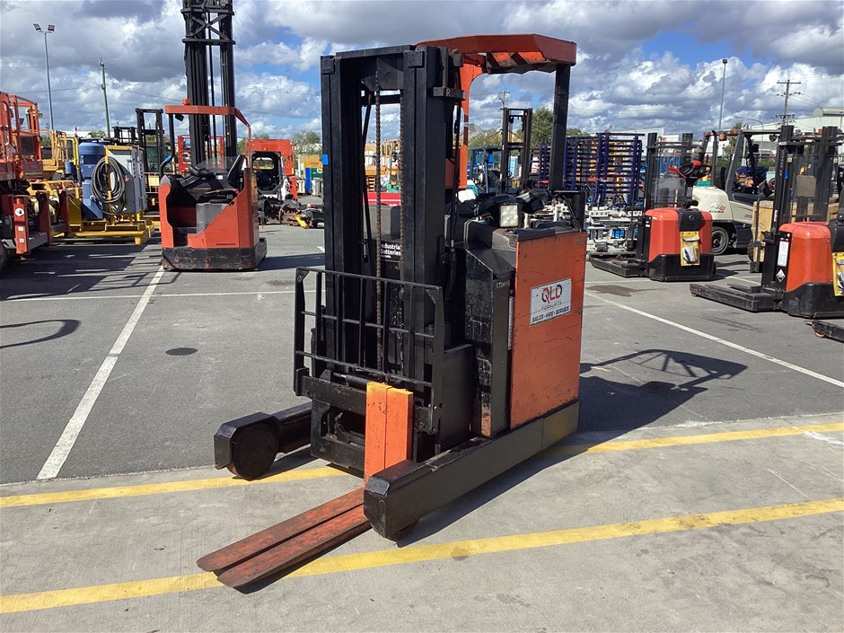 BT RRE140M Reach Forklift