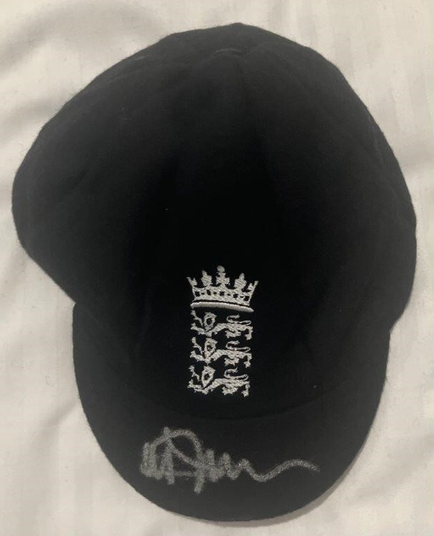 MICHAEL VAUGHN SIGNED ENGLISH CRICKET CAP