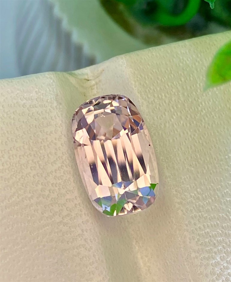 6.24 CT Splendid Natural Purplish-Pink Kunzite