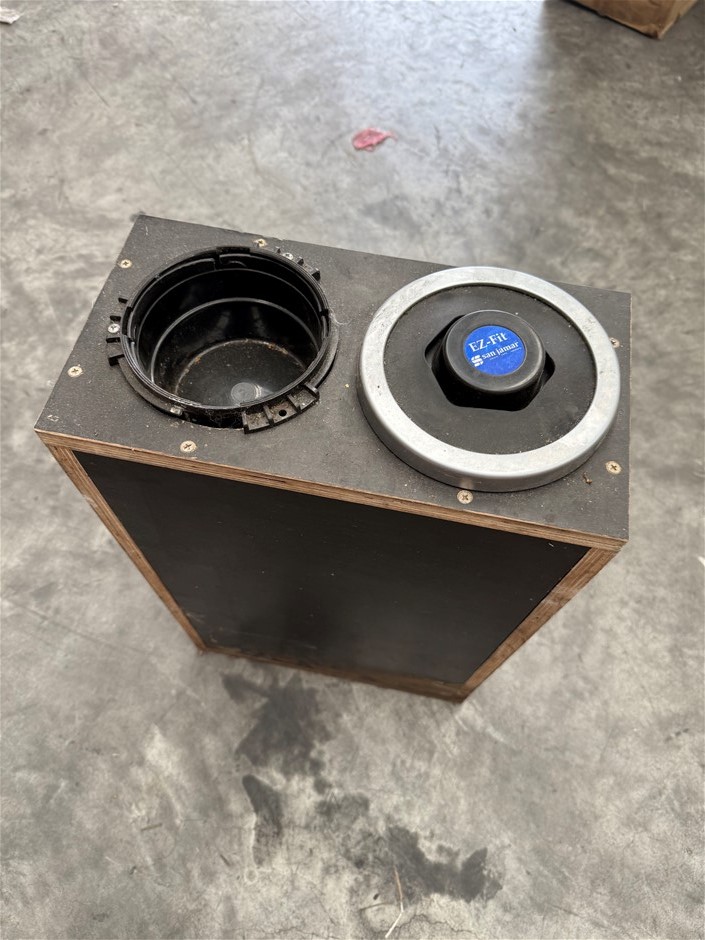 E2-R17 Cup Holder and Lid Holder in Box