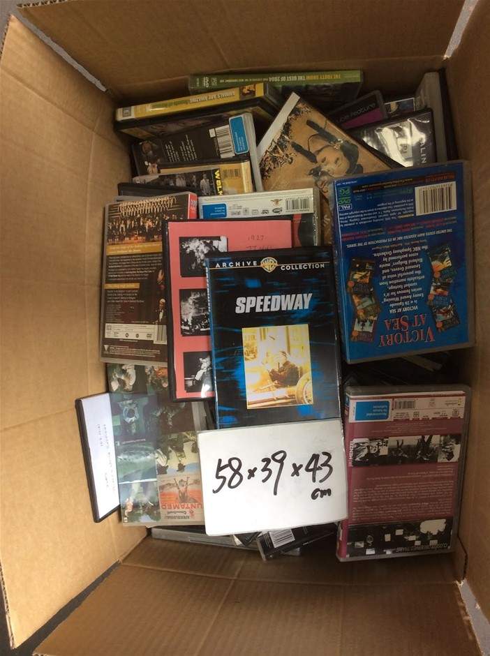 Mixed Different types of movie DVDs (58x39c43:cm)