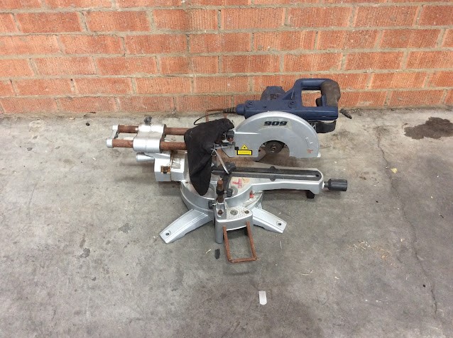 909 255SB 2000W 254mm Single Mitre Saw