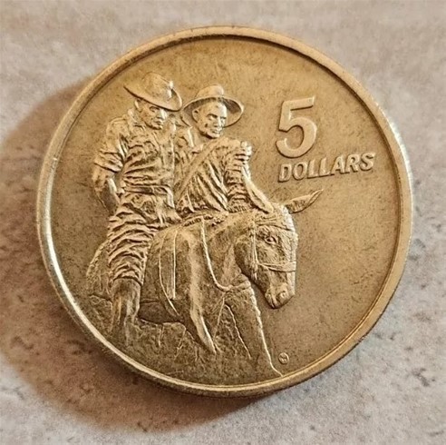 1990 Australia - 5 Dollar Coin - ANZAC Queen Elizabeth II-UNC