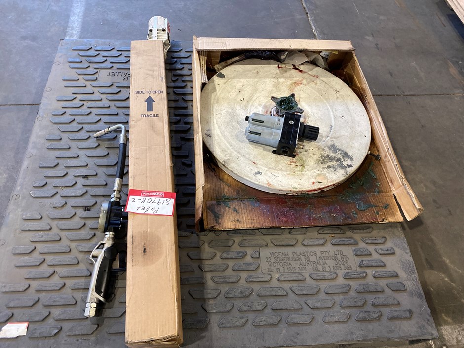 <p>Drum Pump, Lid & Digital Grease Gun</p>