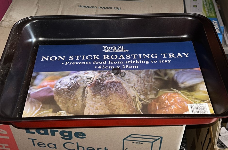 York St Non Stick Roasting Tray (42x28cm)