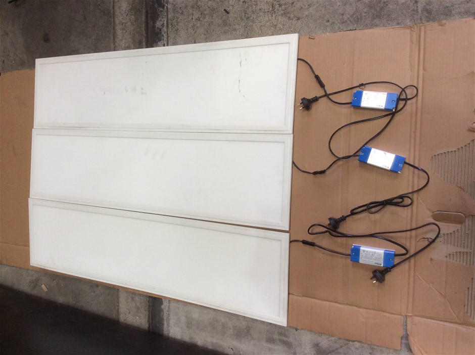 Robus RP30403012-01 Space LED Panel Light With Robus ZA030HA650-E910 LED